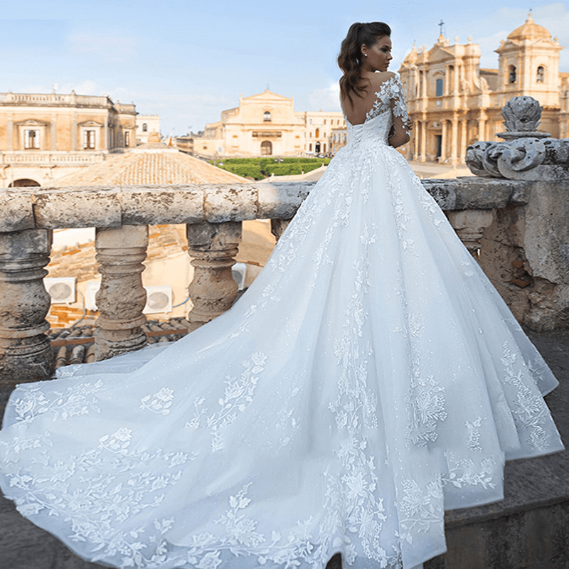 Long sleeve wedding dresses with train